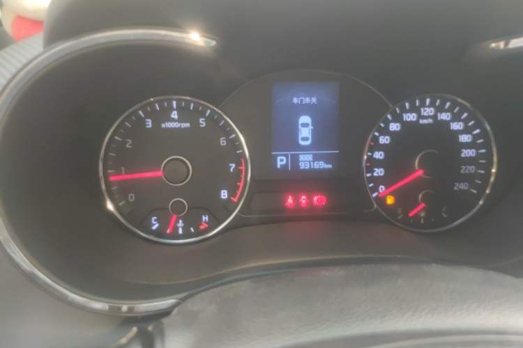 Used Kia K3 2015 1.6L Automatic GLS Odometer Close Up
