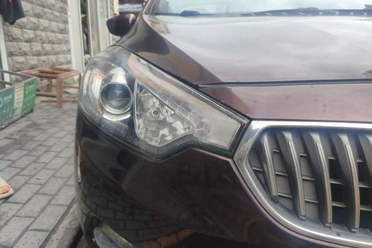 Used Kia K3 2015 1.6L Manual GL Right Front Headlight