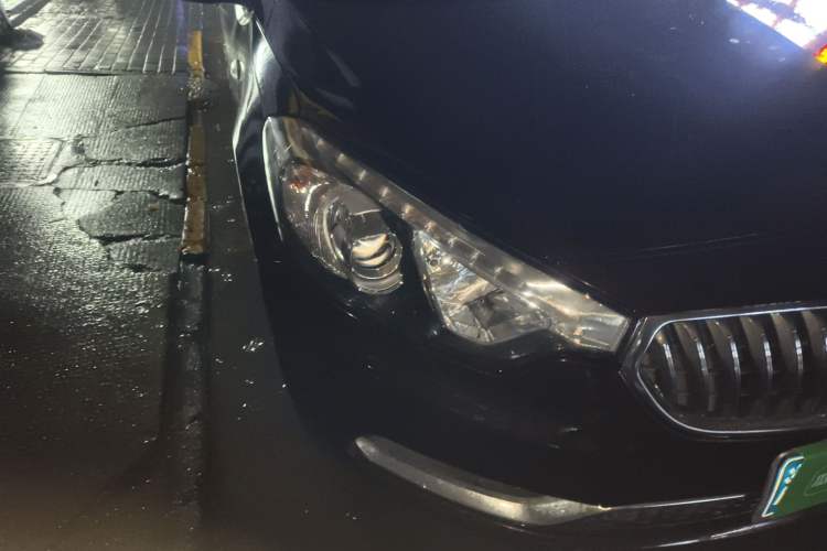 Used Kia K3 2015 1.6L Manual GL Right Front Headlight