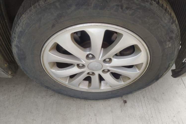 Used Kia K3 2015 1.6L Manual GL Right Front Wheel Hub
