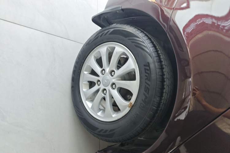 Used Kia K3 2015 1.6L Manual GL Right Rear Wheel Hub