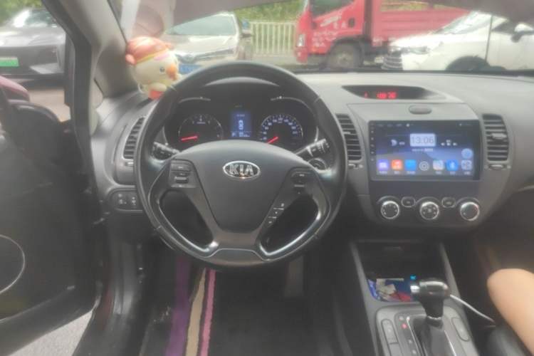Used Kia K3 2015 1.6L Automatic GLS Steering Wheel