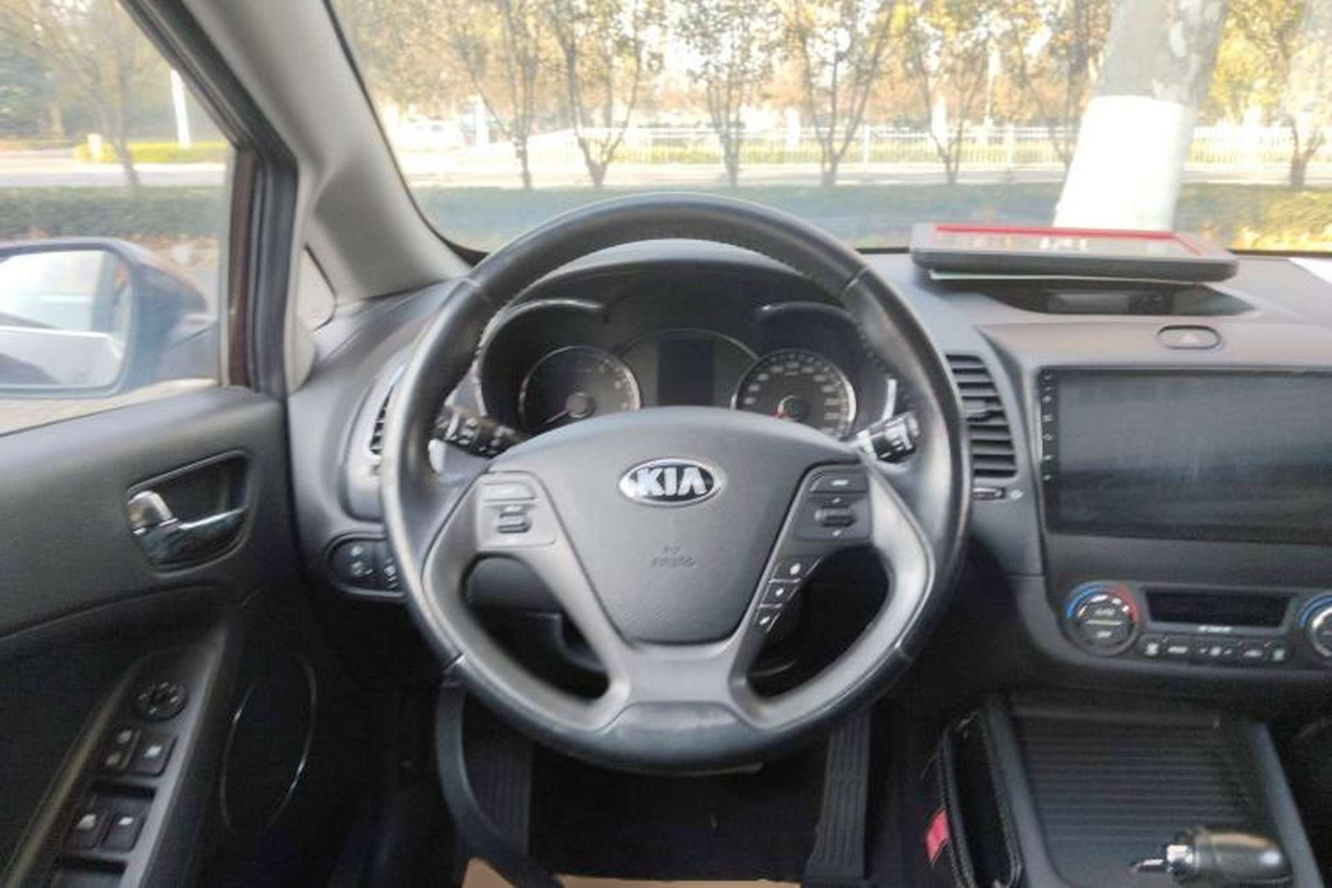 Used Kia K3 2015 1.6L Automatic DLX Steering Wheel