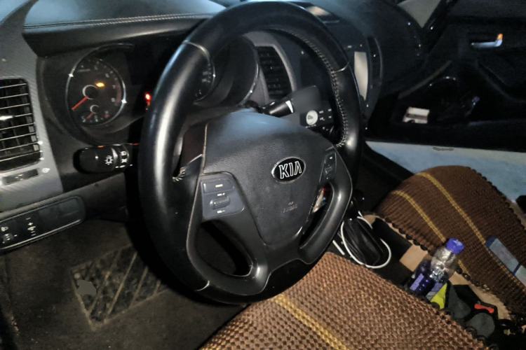 Used Kia K3 2015 1.6L Automatic GLS Steering Wheel