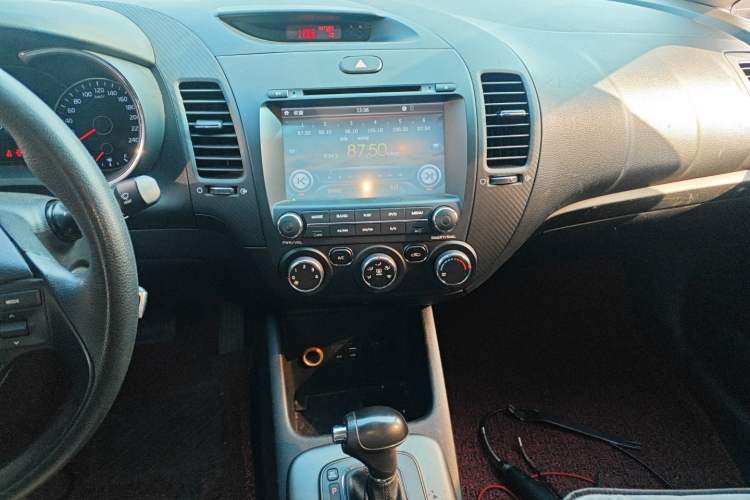 Used Kia K3 2015 1.6L Automatic GL Audio And AC Panel