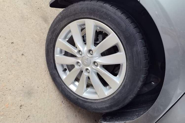 Used Kia K3 2015 1.6L Automatic GLS Exterior 5