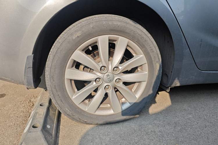 Used Kia K3 2015 1.6L Automatic GL Exterior 8