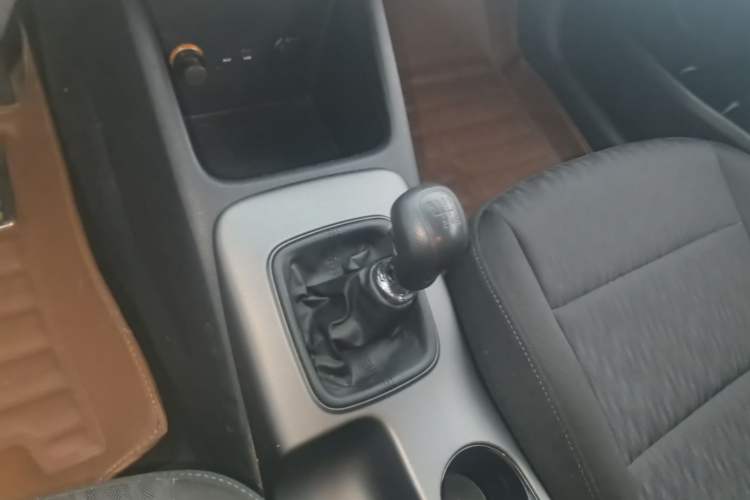 Used Kia K3 2015 1.6L Manual GL Gear Lever