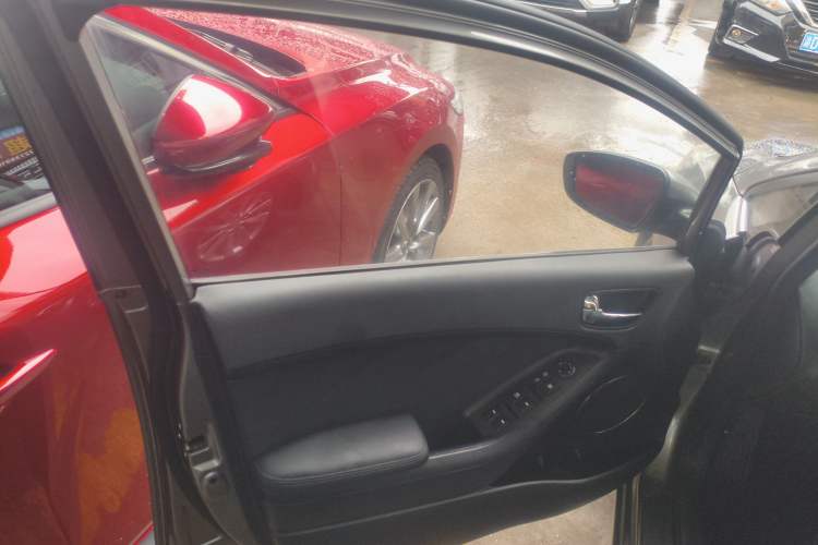 Used Kia K3 2015 1.6L Automatic DLX Left Front Door Interior