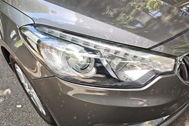 Used Kia K3 2015 1.6L Automatic GLS Right Front Headlight