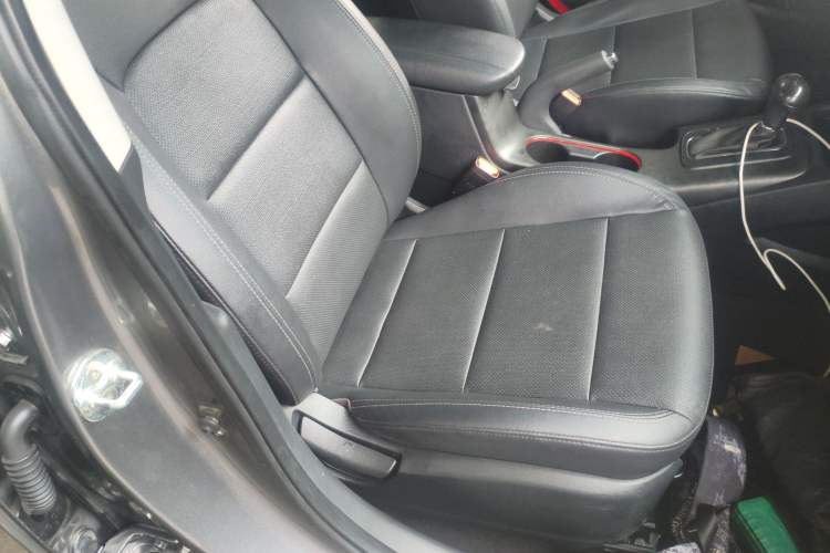Used Kia K3 2015 1.6L Automatic DLX Right Front Seat