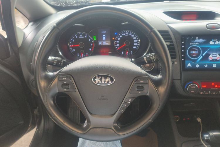 Used Kia K3 2015 1.6L Automatic DLX Steering Wheel