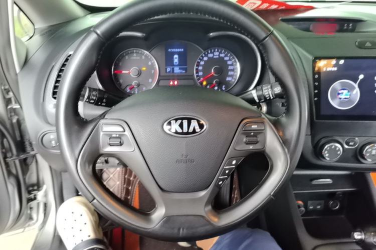Used Kia K3 2015 1.6L Automatic GLS Steering Wheel