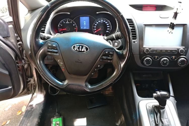 Used Kia K3 2015 1.6L Automatic GLS Steering Wheel
