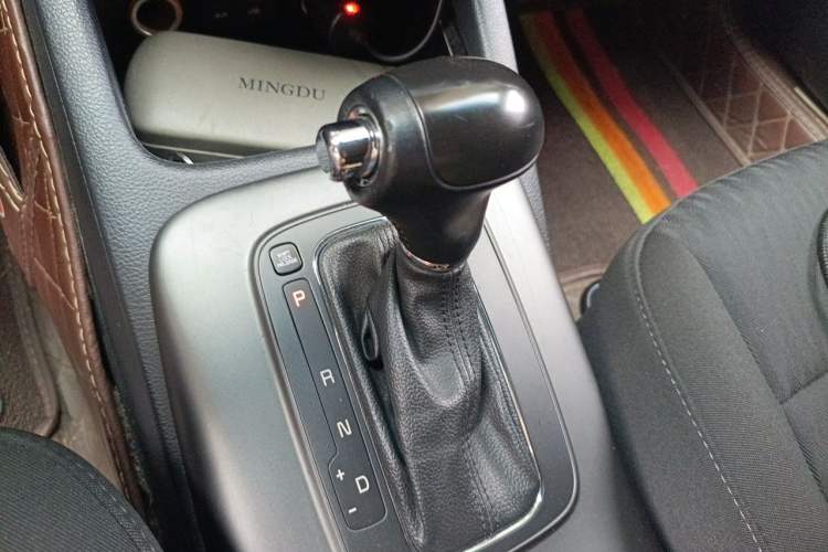 Used Kia K3 2015 1.6L Automatic GLS Gear Lever