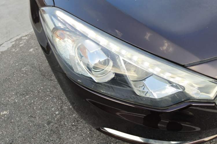 Used Kia K3 2015 1.6L Automatic DLX Right Front Headlight