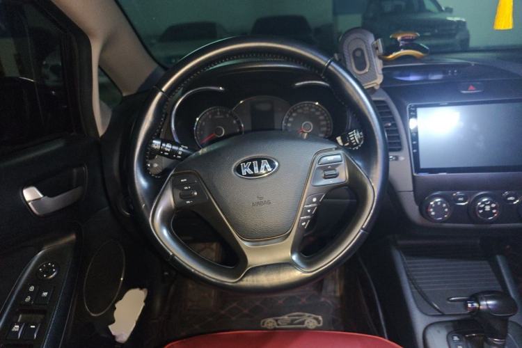 Used Kia K3 2015 1.6L Automatic GLS Steering Wheel