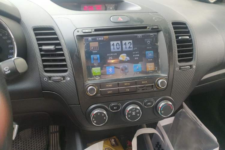 Used Kia K3 2015 1.6L Manual GL Audio And AC Panel