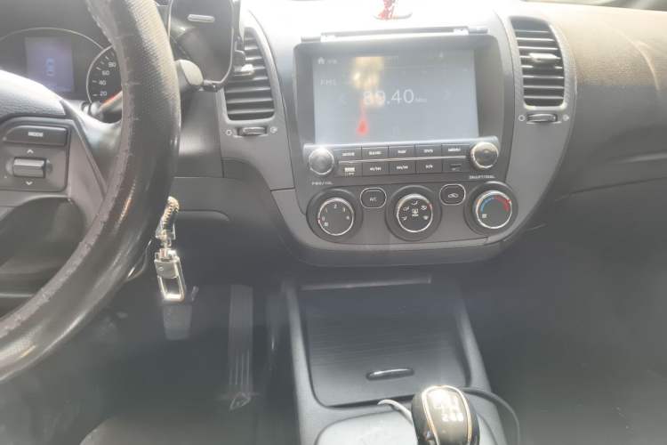 Used Kia K3 2015 1.6L Manual GLS Audio And AC Panel