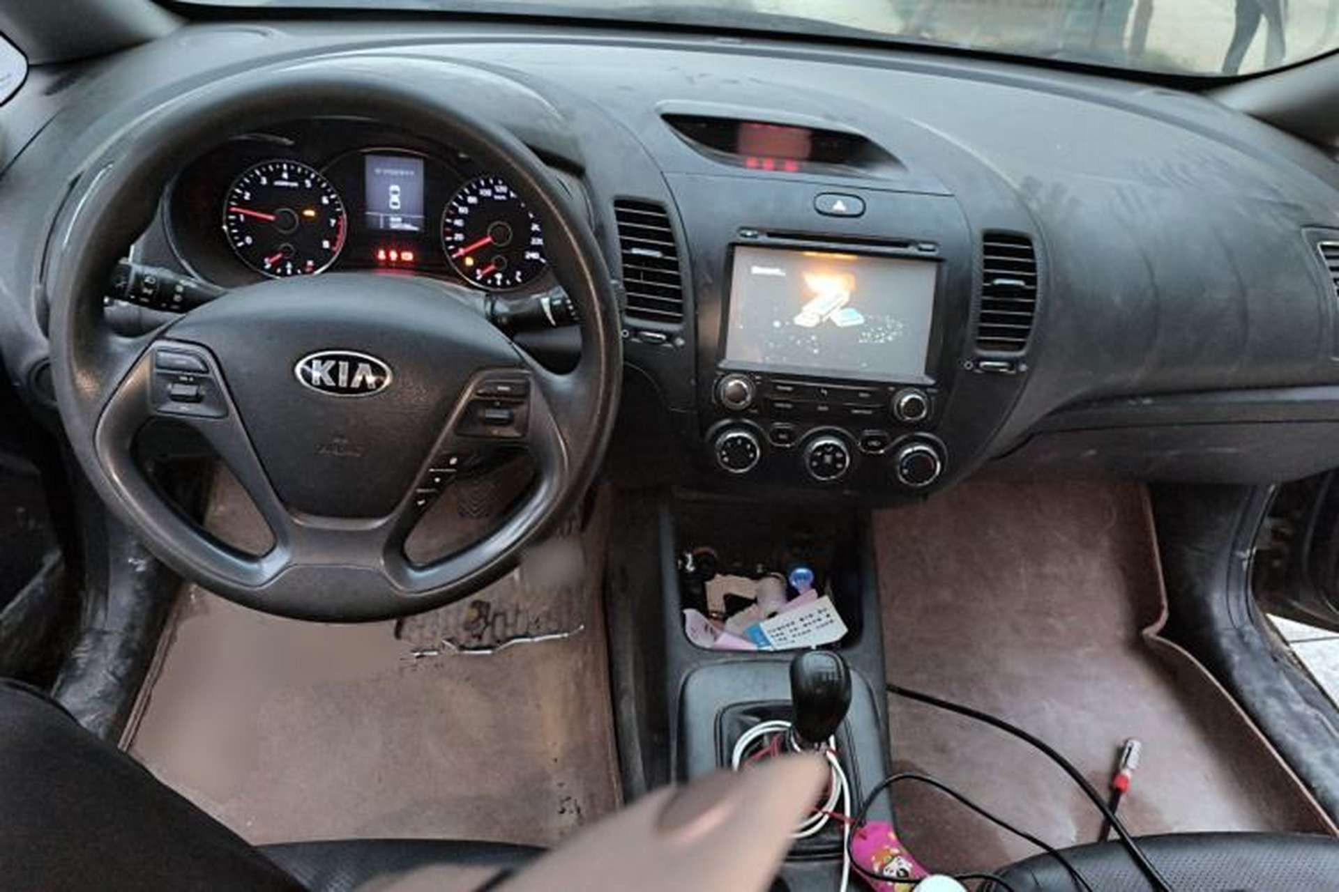 Used Kia K3 2015 1.6L Manual GL Center Console