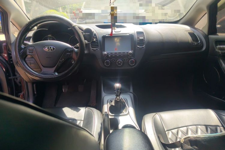 Used Kia K3 2015 1.6L Manual GLS Center Console