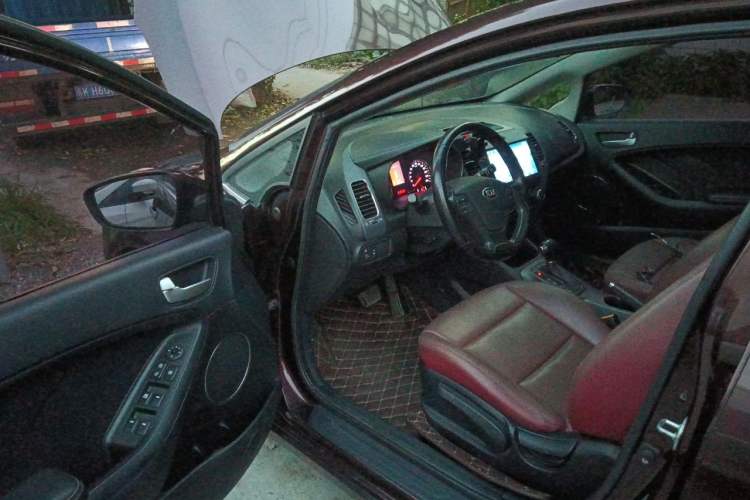 Used Kia K3 2015 1.6L Automatic GLS Driver Seat