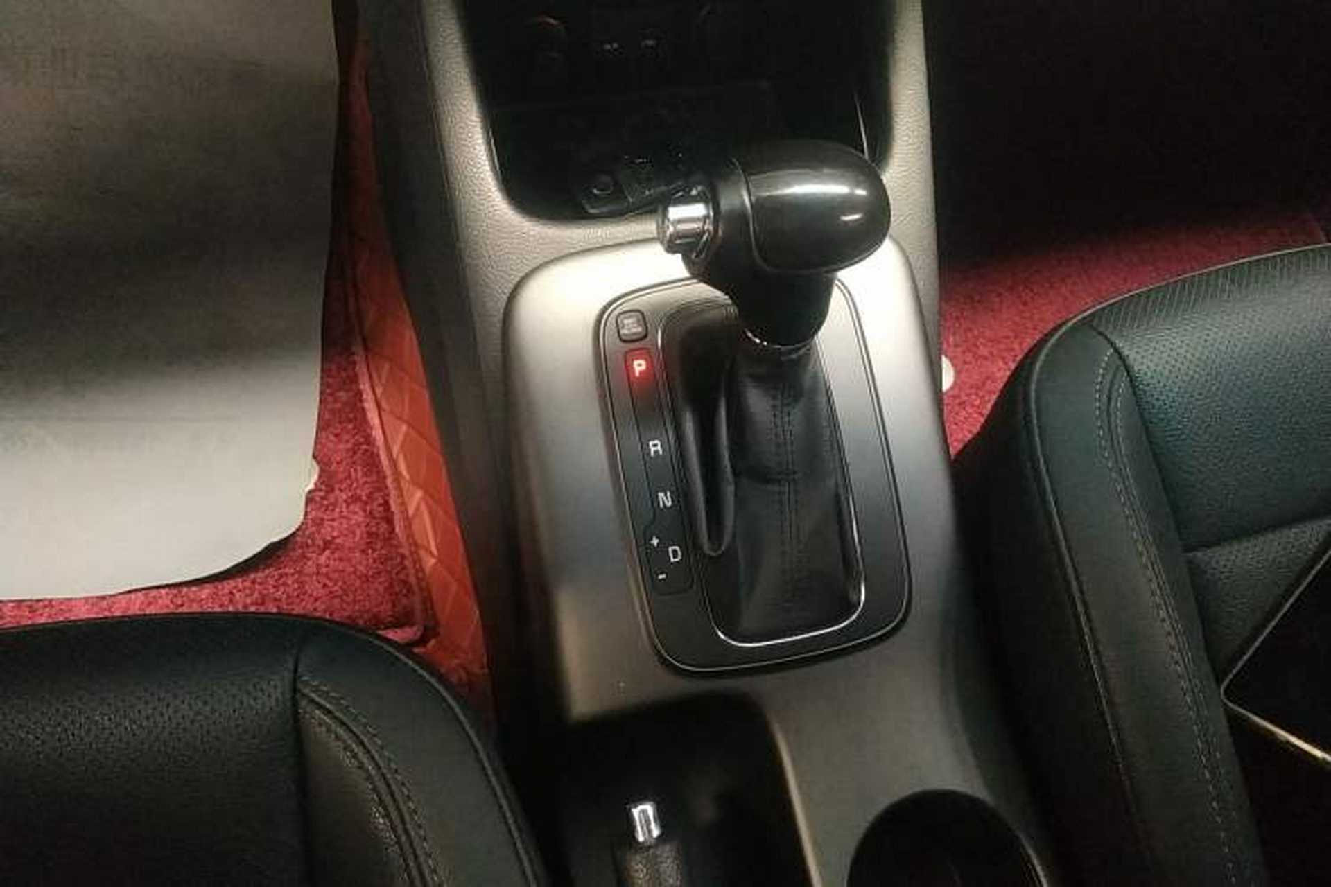 Used Kia K3 2015 1.6L Automatic DLX Gear Lever