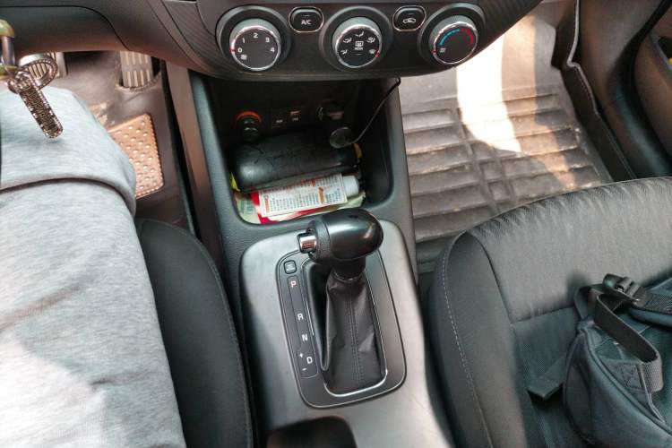 Used Kia K3 2015 1.6L Automatic GL Gear Lever