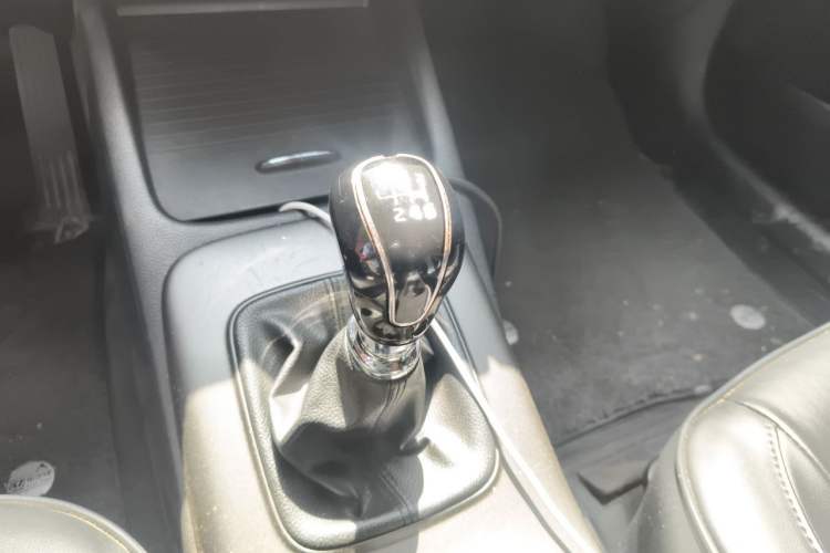 Used Kia K3 2015 1.6L Manual GLS Gear Lever