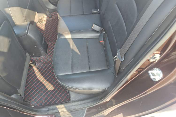 Used Kia K3 2015 1.6L Automatic GLS Interior 4