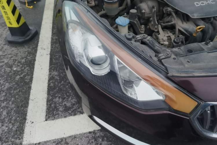 Used Kia K3 2015 1.6L Manual GL Right Front Headlight