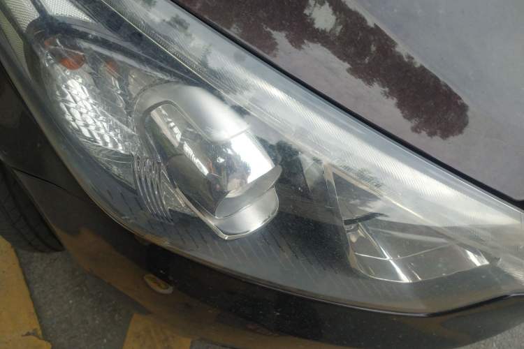 Used Kia K3 2015 1.6L Manual GL Right Front Headlight
