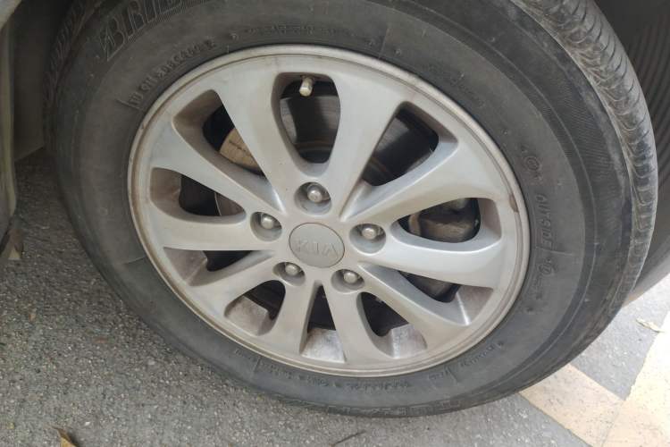 Used Kia K3 2015 1.6L Manual GL Right Front Wheel Hub