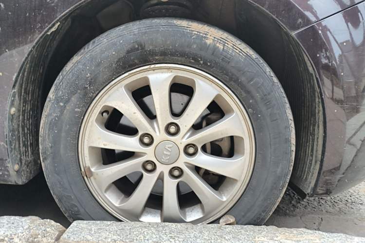 Used Kia K3 2015 1.6L Manual GL Right Front Wheel Hub