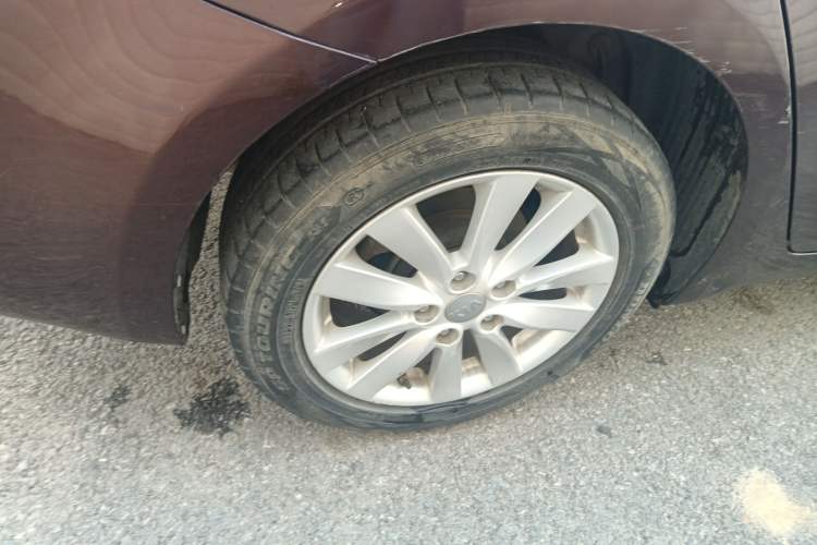 Used Kia K3 2015 1.6L Automatic GLS Right Rear Wheel Hub