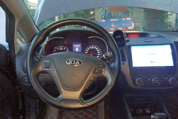 Used Kia K3 2015 1.6L Automatic GLS Steering Wheel