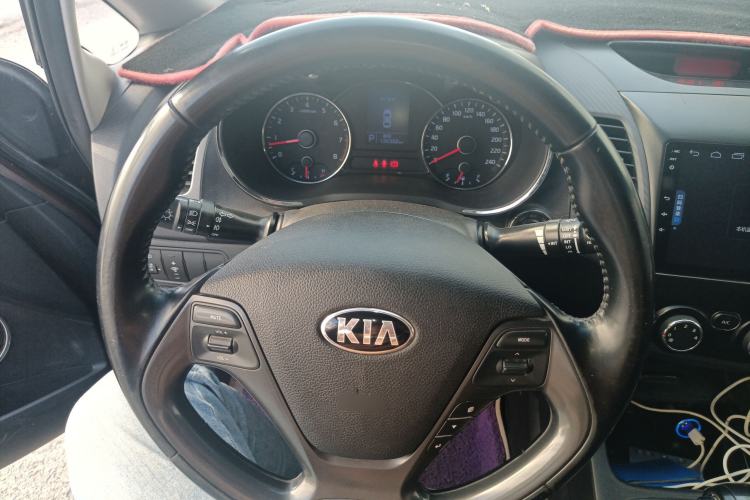 Used Kia K3 2015 1.6L Automatic GLS Steering Wheel