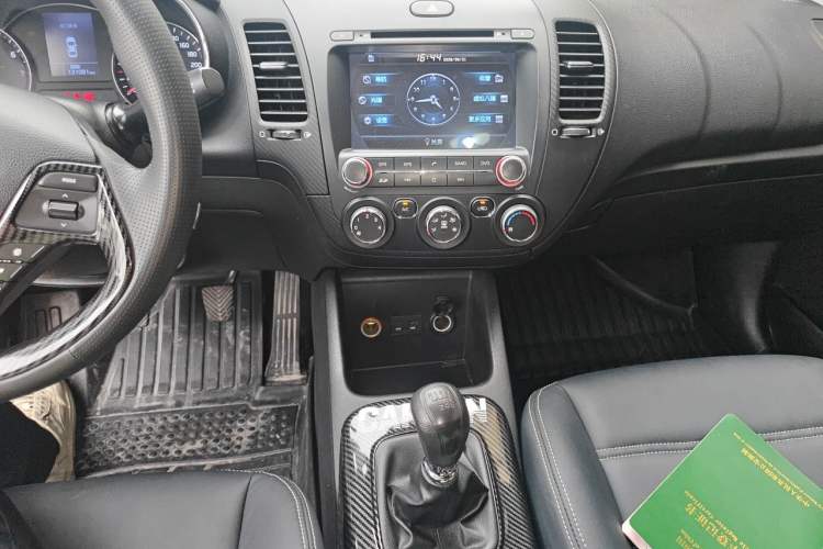 Used Kia K3 2015 1.6L Manual GL Audio And AC Panel