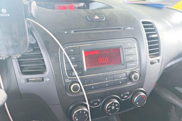 Used Kia K3 2015 1.6L Manual GLS Audio And AC Panel
