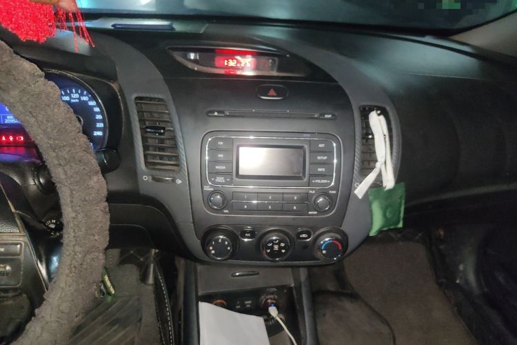 Used Kia K3 2015 1.6L Manual GLS Audio And AC Panel