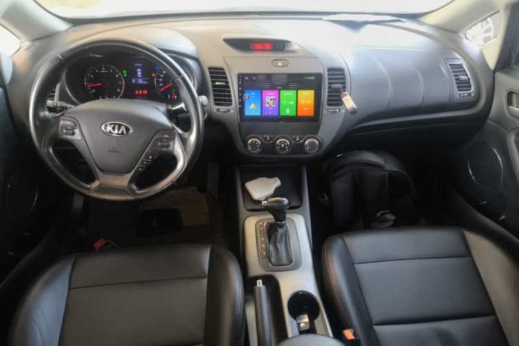 Used Kia K3 2015 1.6L Automatic GLS Center Console