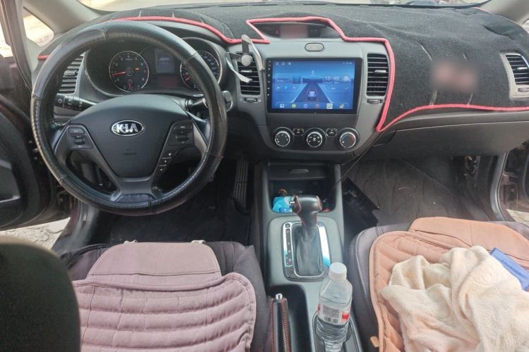 Used Kia K3 2015 1.6L Automatic GLS Center Console