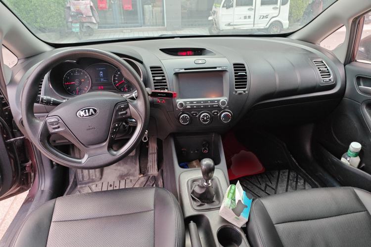 Used Kia K3 2015 1.6L Manual GL Center Console
