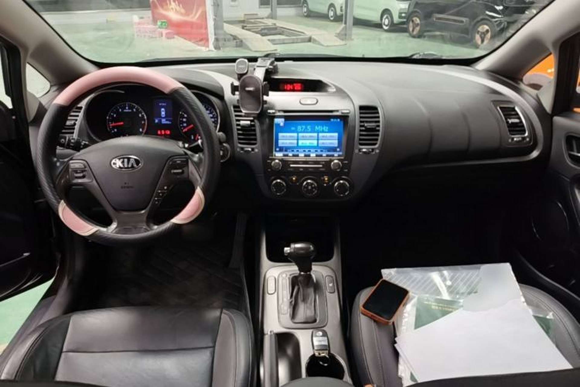 Used Kia K3 2015 1.6L Automatic GLS Center Console