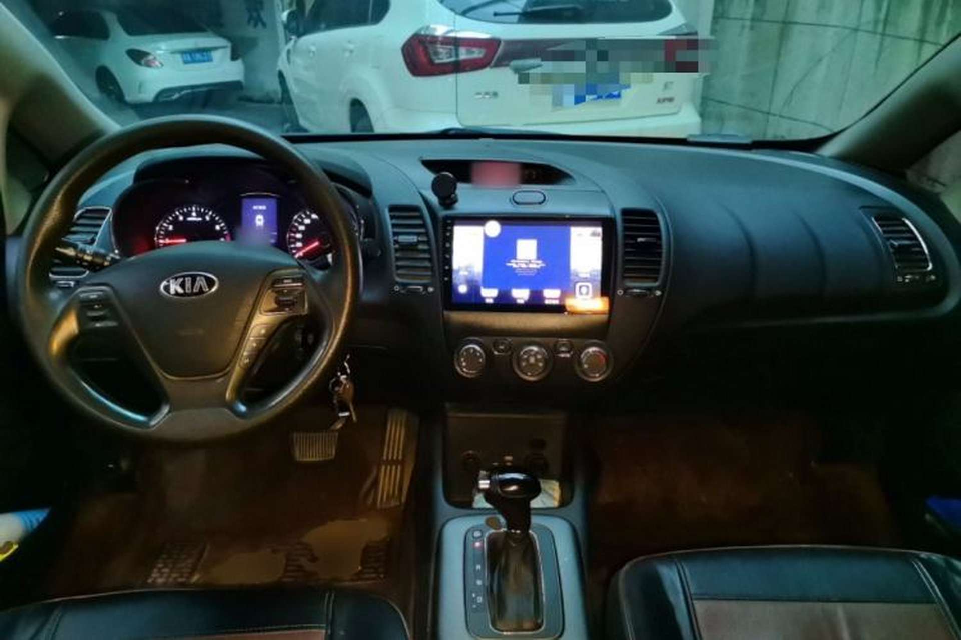 Used Kia K3 2015 1.6L Automatic GL Center Console