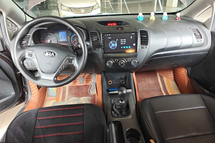 Used Kia K3 2015 1.6L Manual GL Center Console
