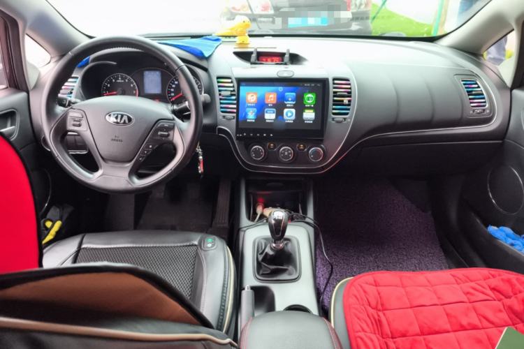 Used Kia K3 2015 1.6L Manual GLS Center Console