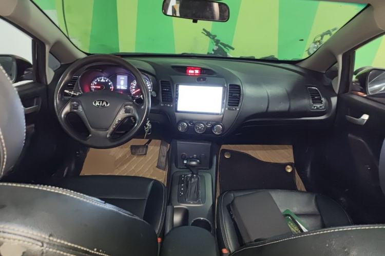 Used Kia K3 2015 1.6L Automatic GL Center Console