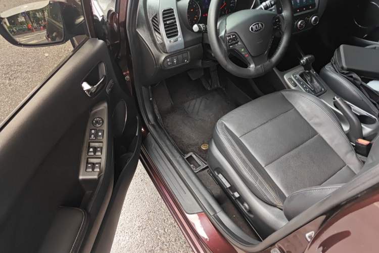 Used Kia K3 2015 1.6L Automatic GLS Driver Seat