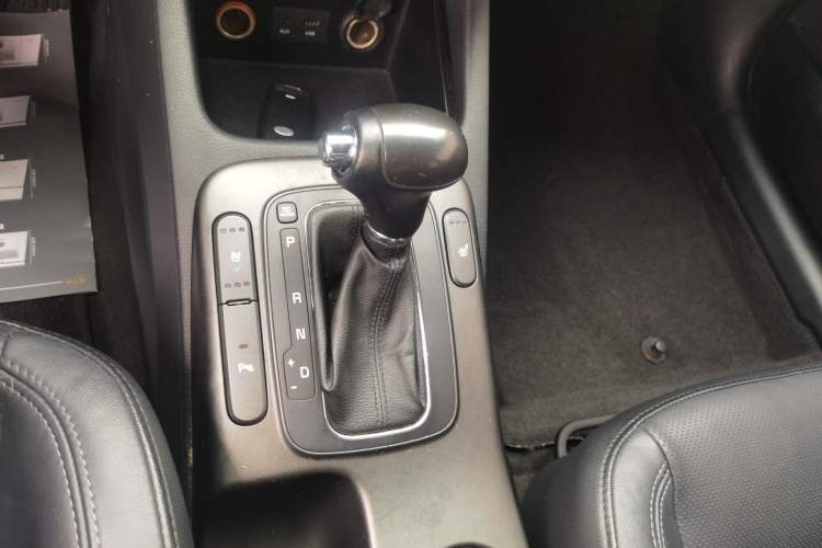 Used Kia K3 2015 1.6L Automatic GLS Gear Lever